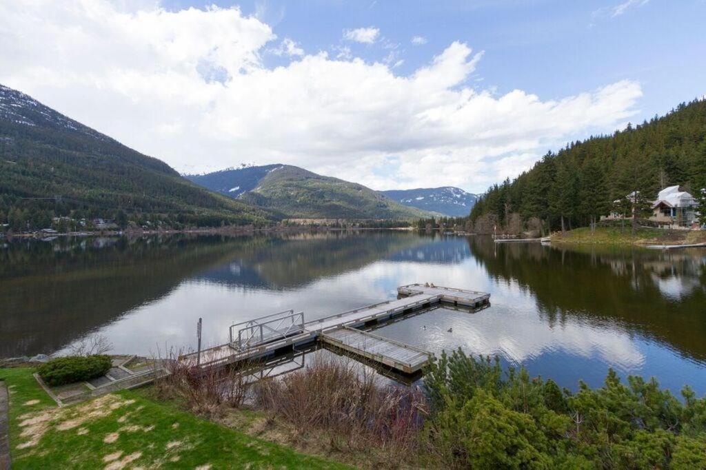 Lakefront Oasis By Harmony Whistler Exterior photo